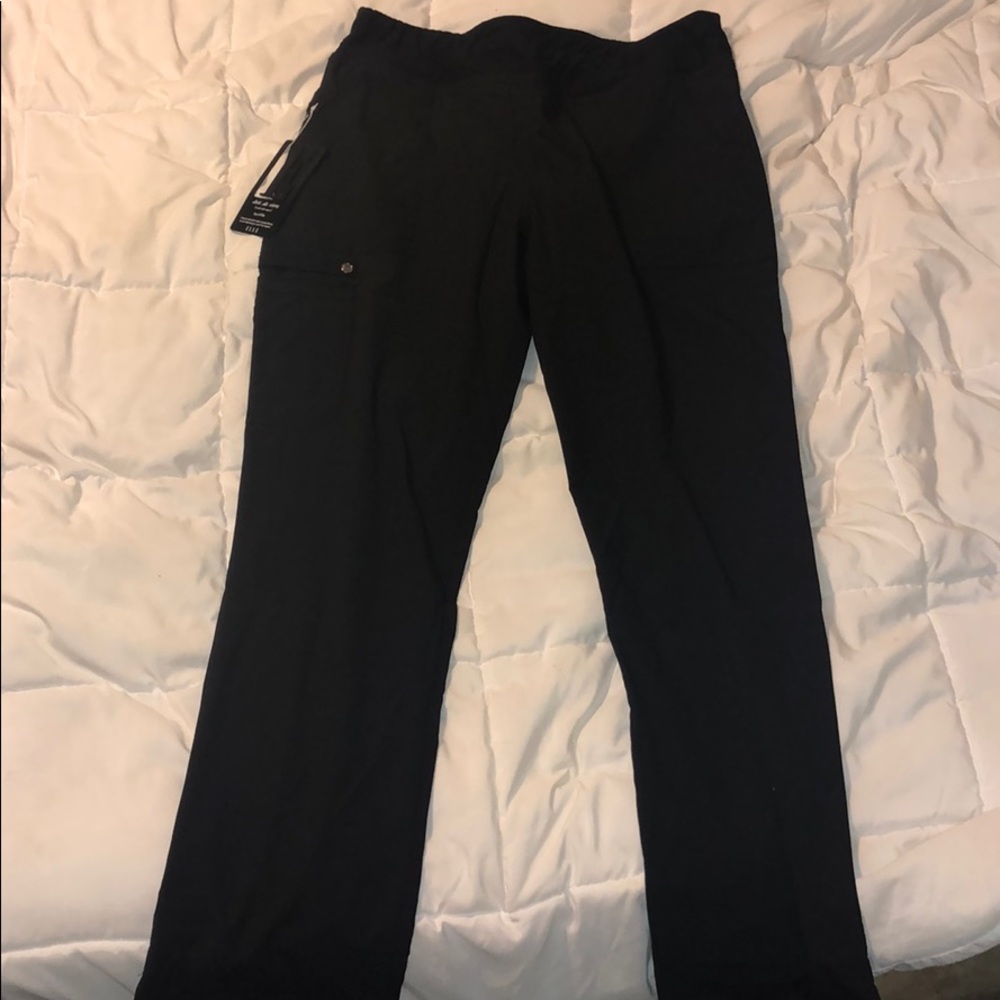 Black Elle women’s scrub pants
